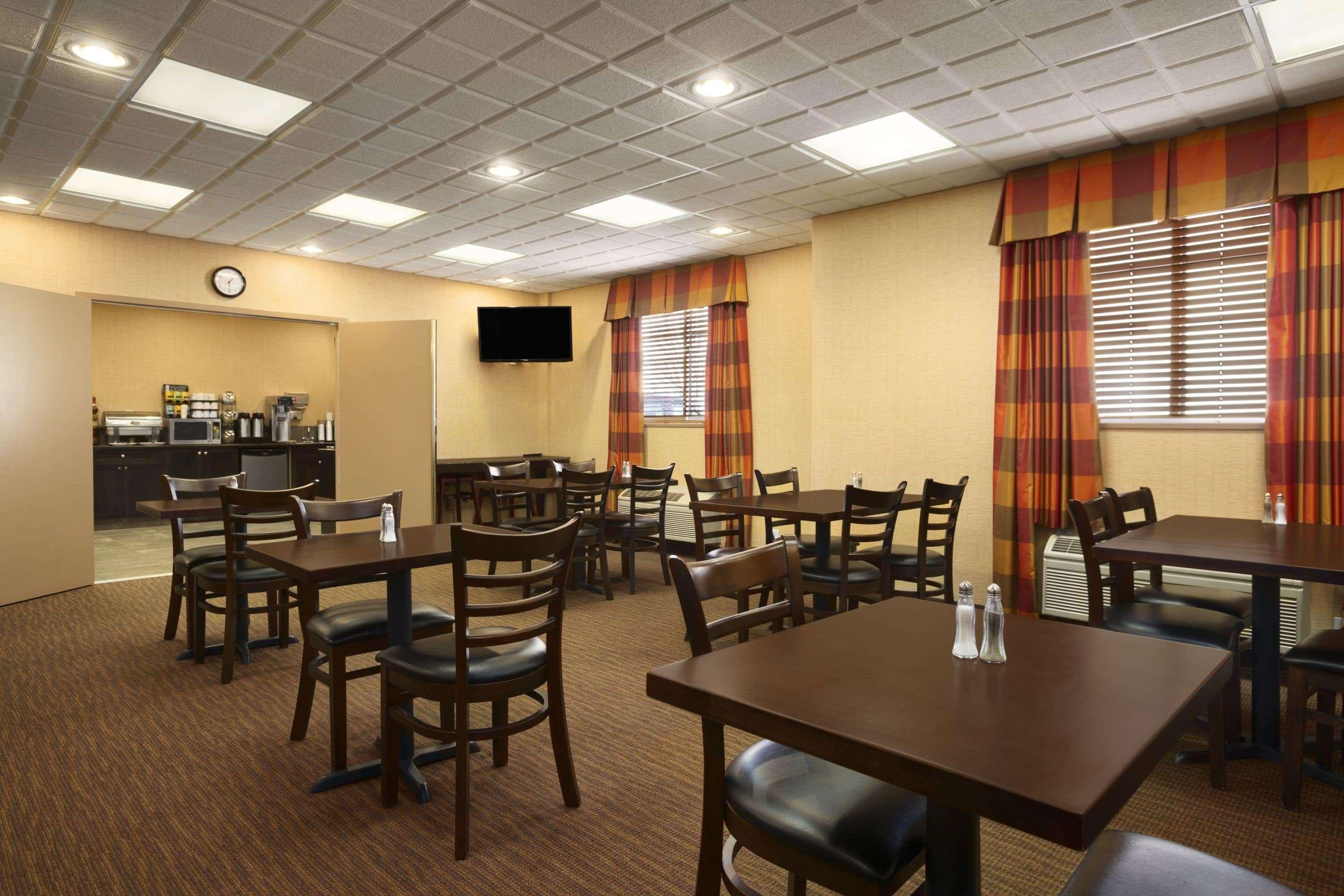 Restaurant Ramada by Wyndham Surrey/Langley