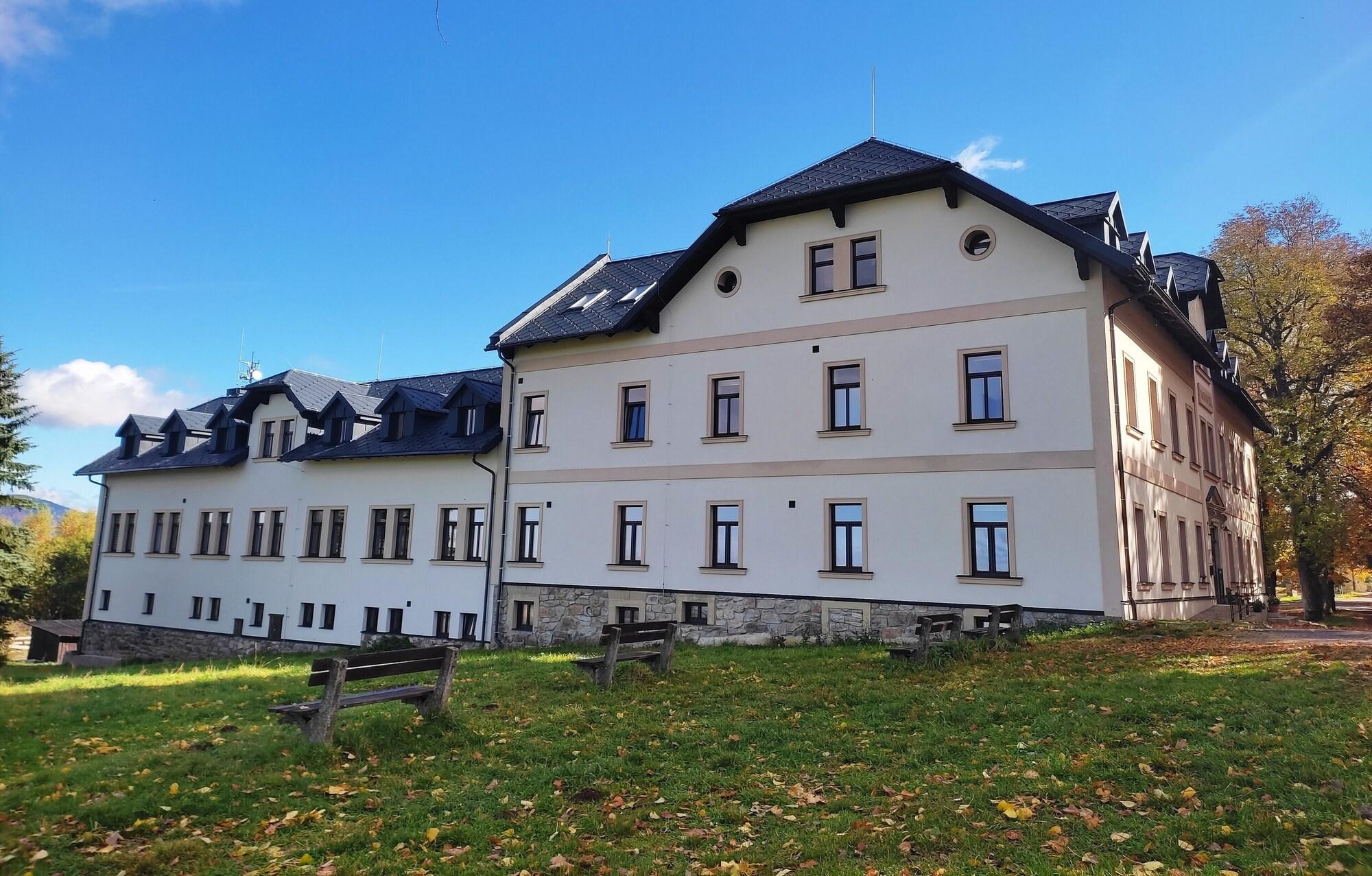 Vista Exterior Hotel Poutní dům