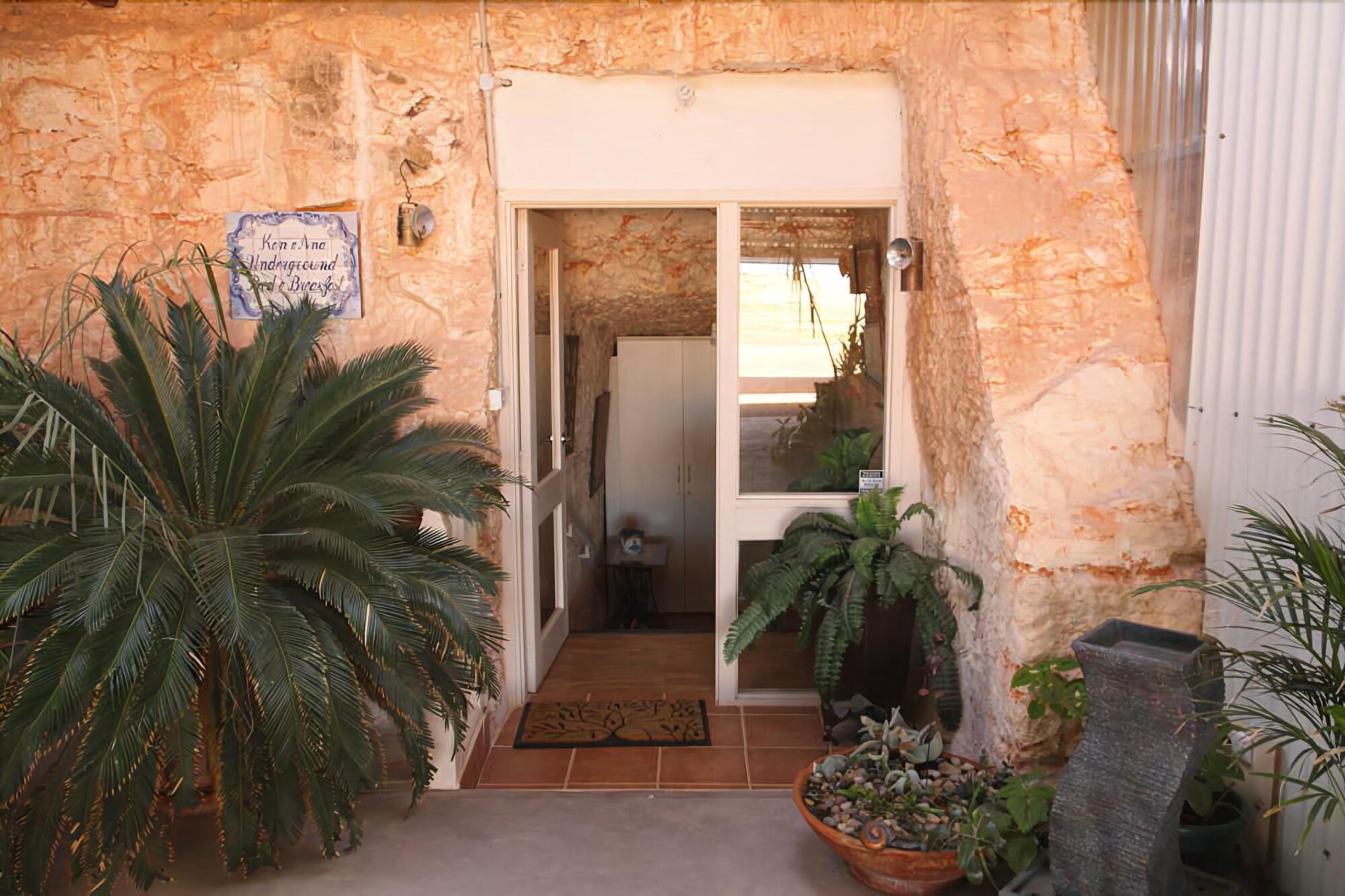 Vista Exterior Underground Bed and Breakfast