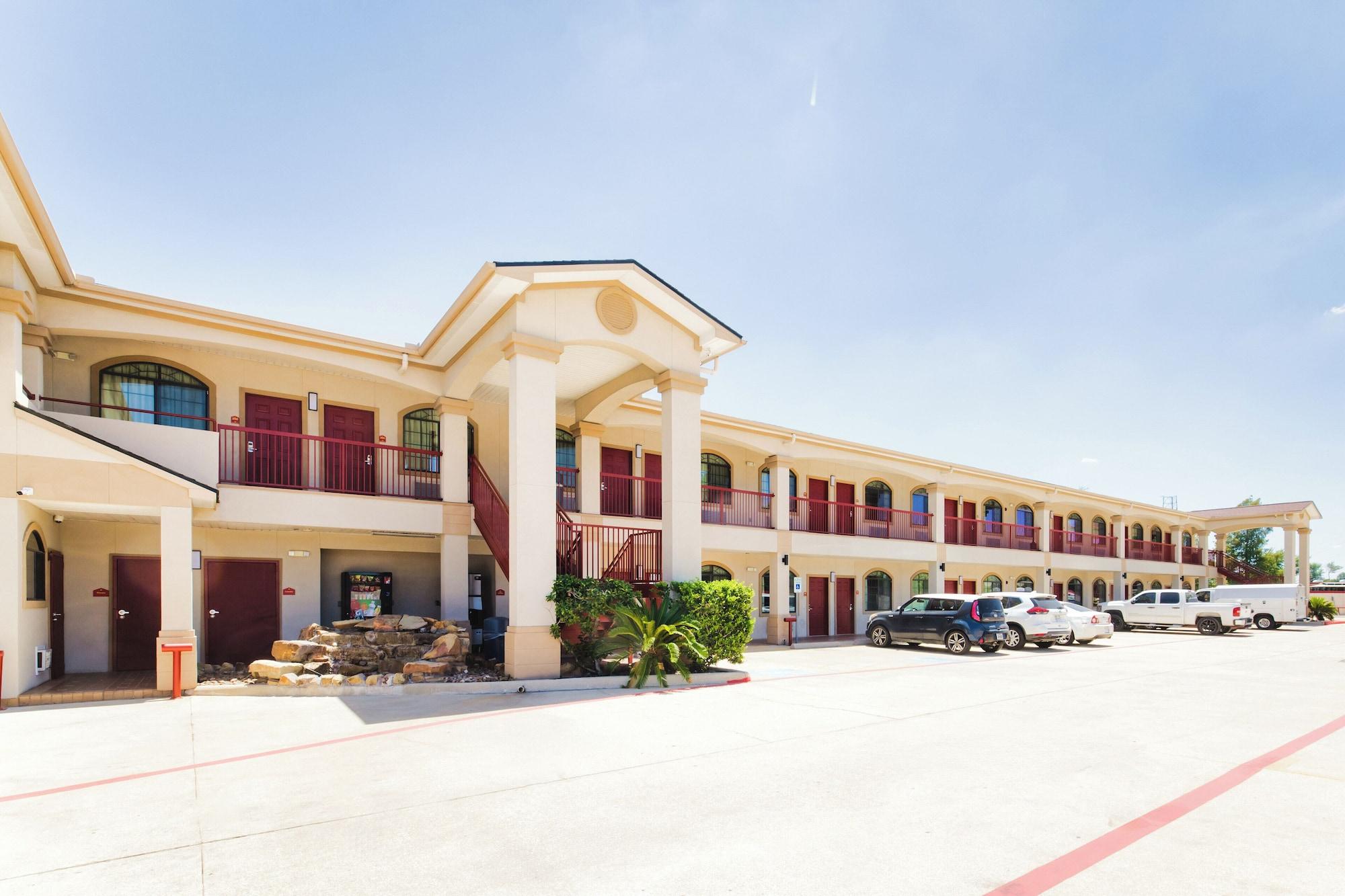 Vista Exterior Palace Inn Fairbanks