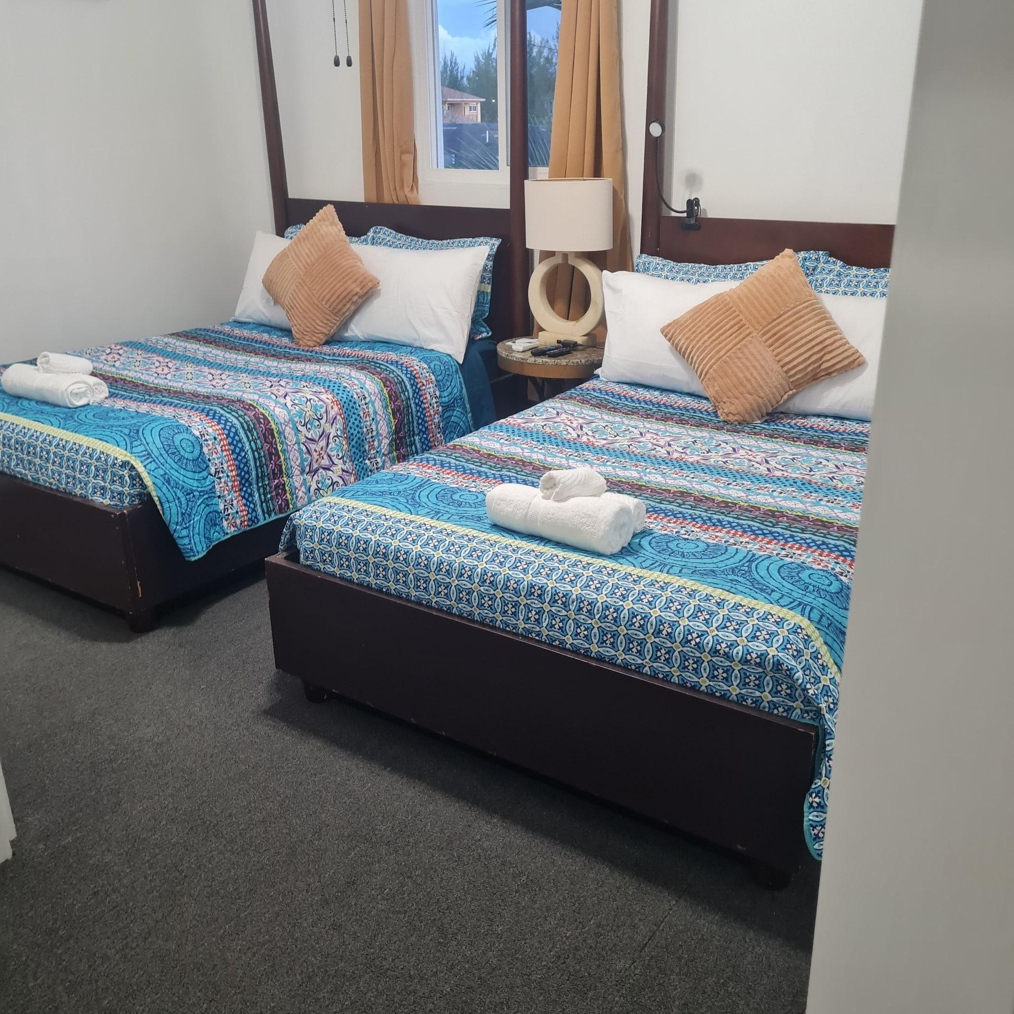 Habitación BELL At The Airport Suites - No Smoking & Adults Only - Free Airport Transportation