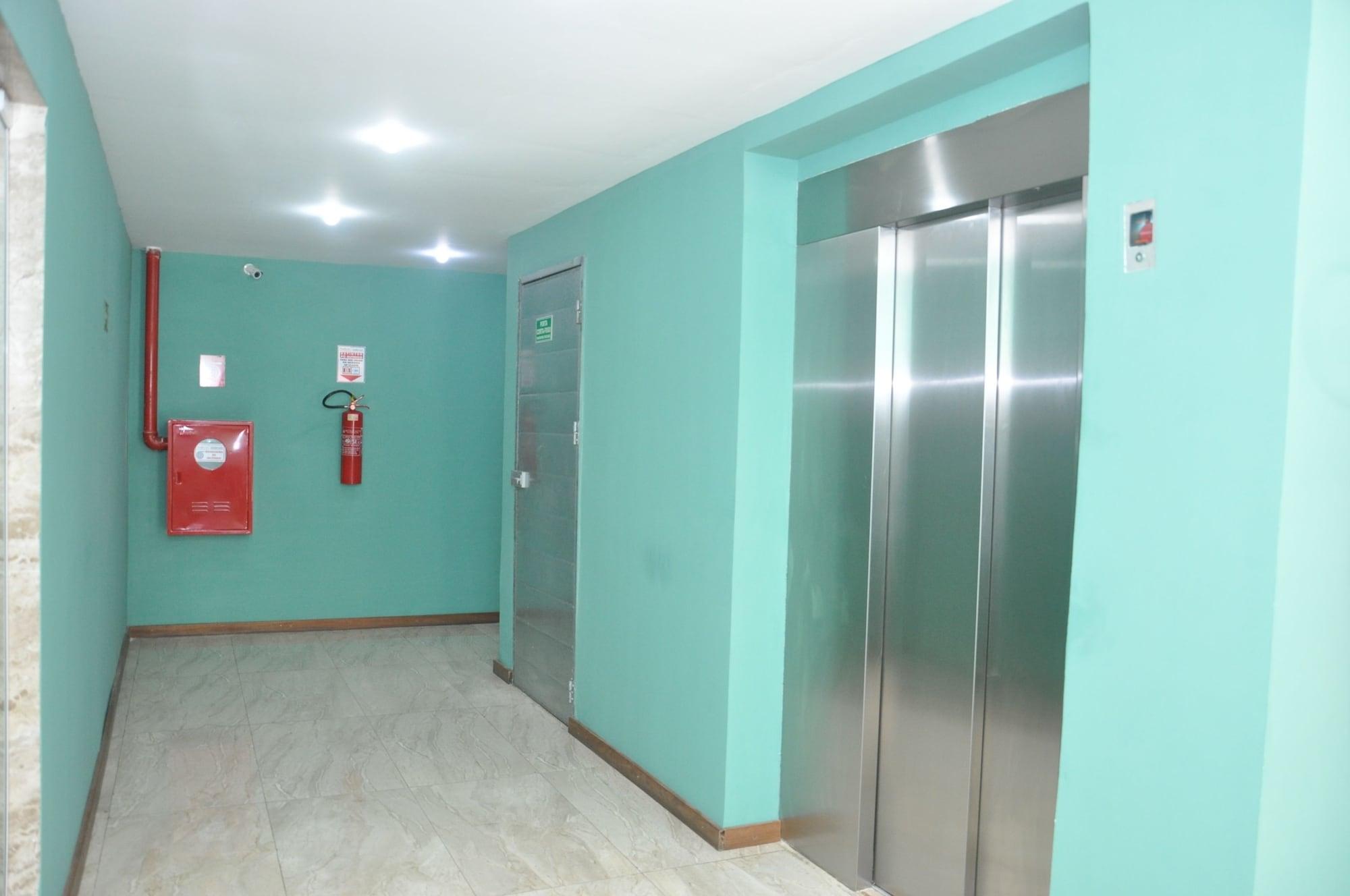 Varios Bonjour Hotel