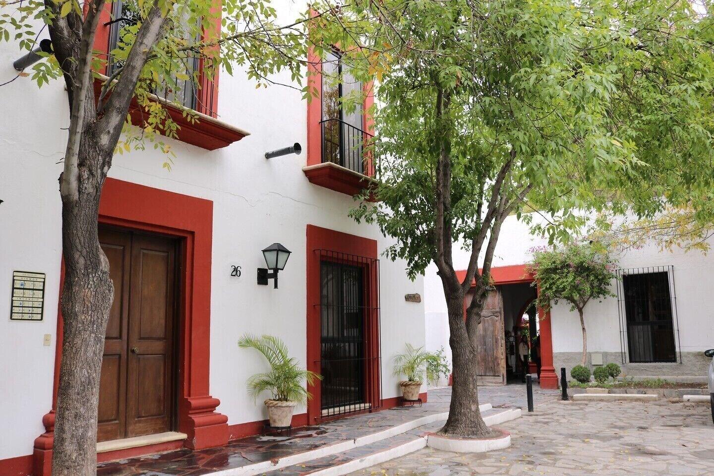 Vista Exterior Hotel Hostal El Farol