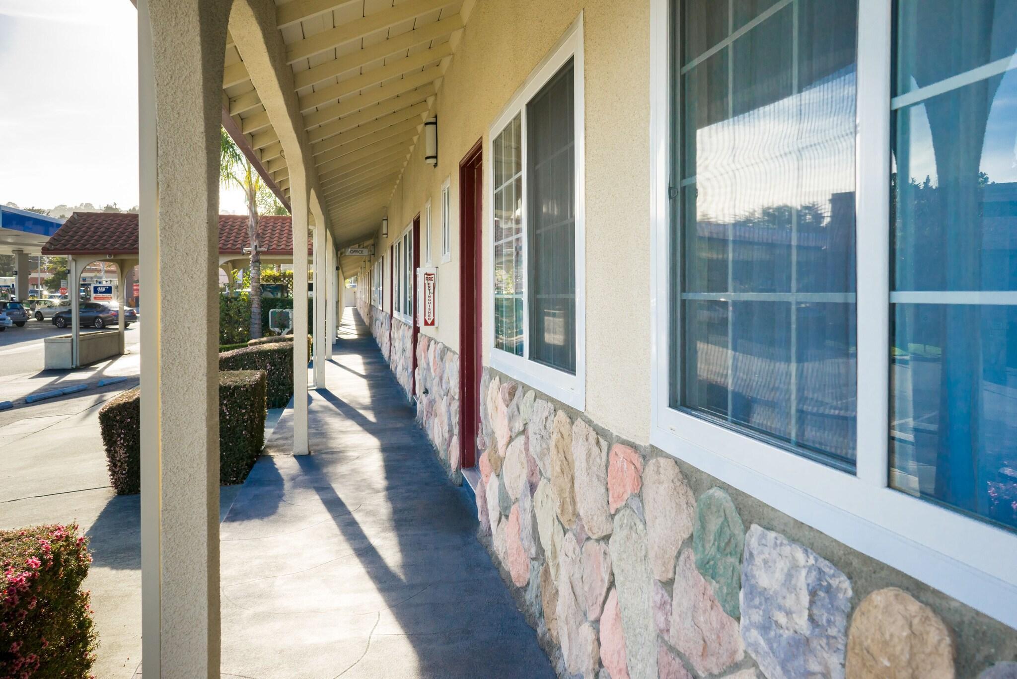 Varios Travelers Inn