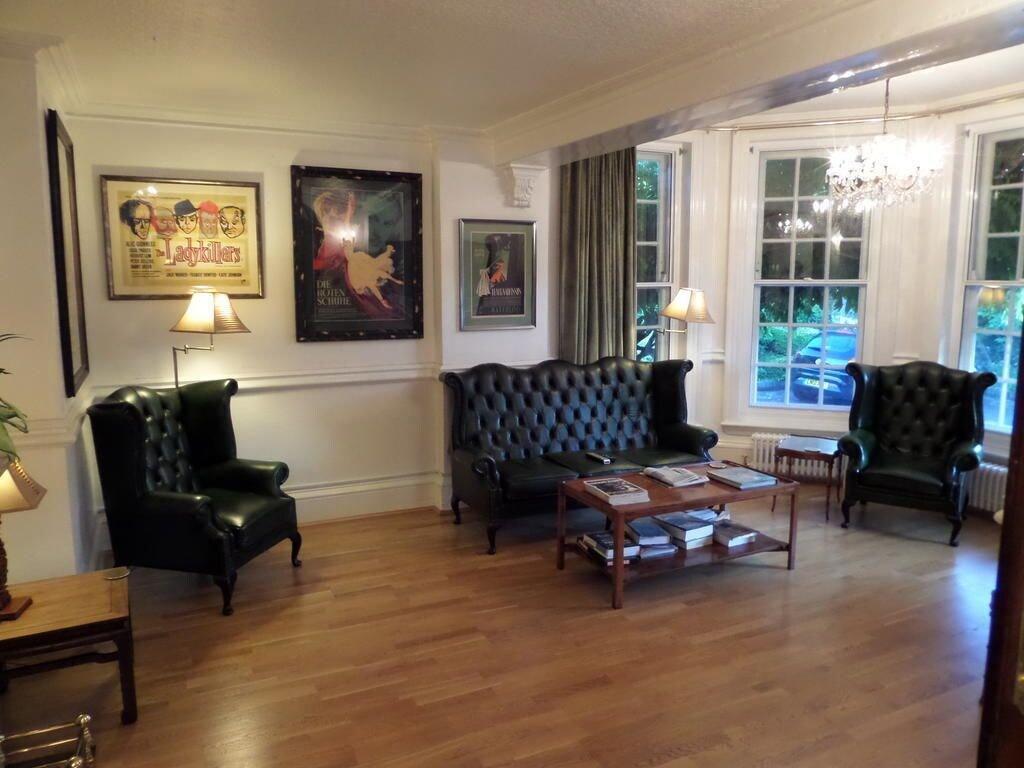 Instalaciones Recreativas Bentley Tower Hotel