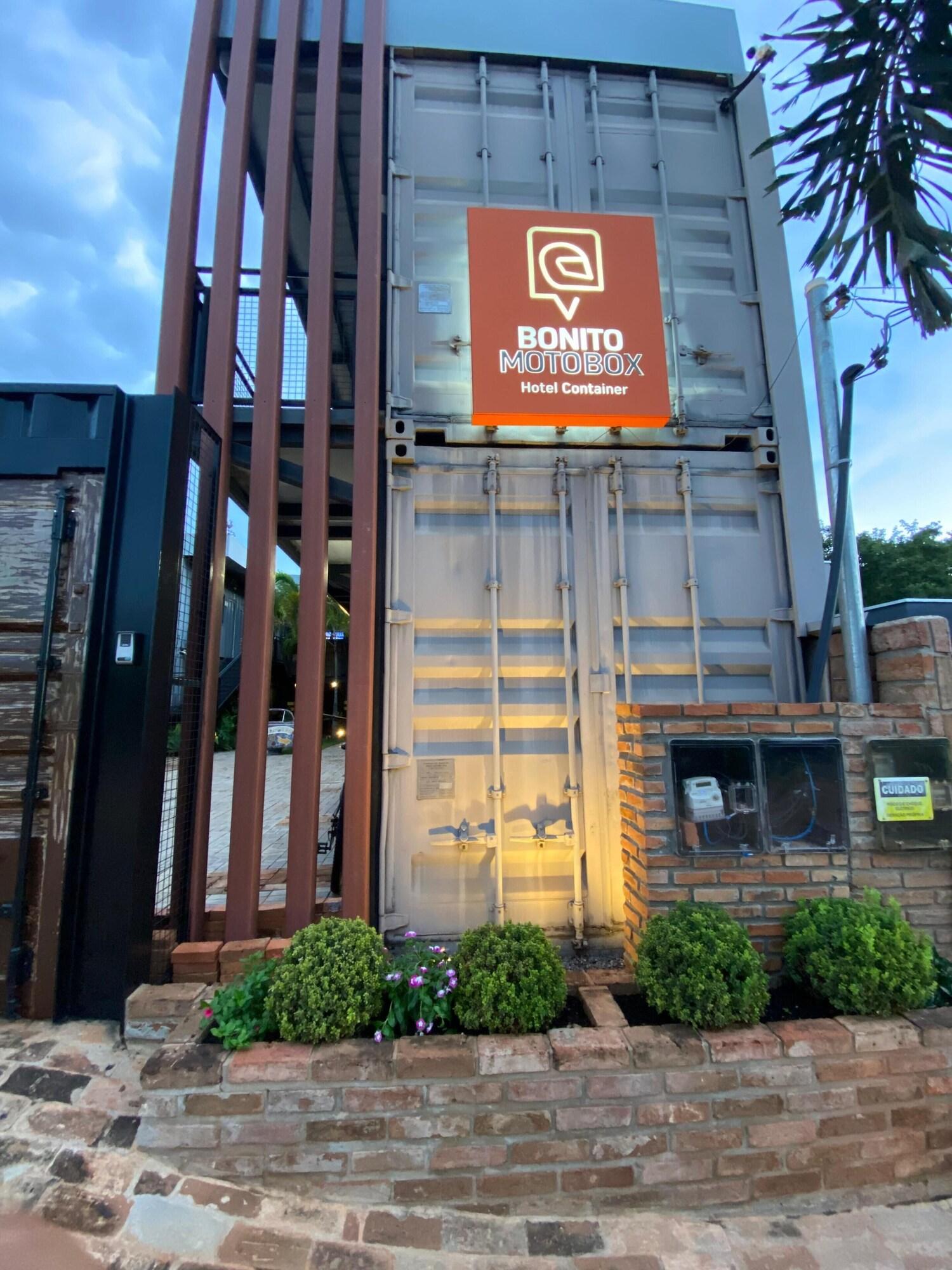 Vista Exterior Hotel Bonito MotoBox