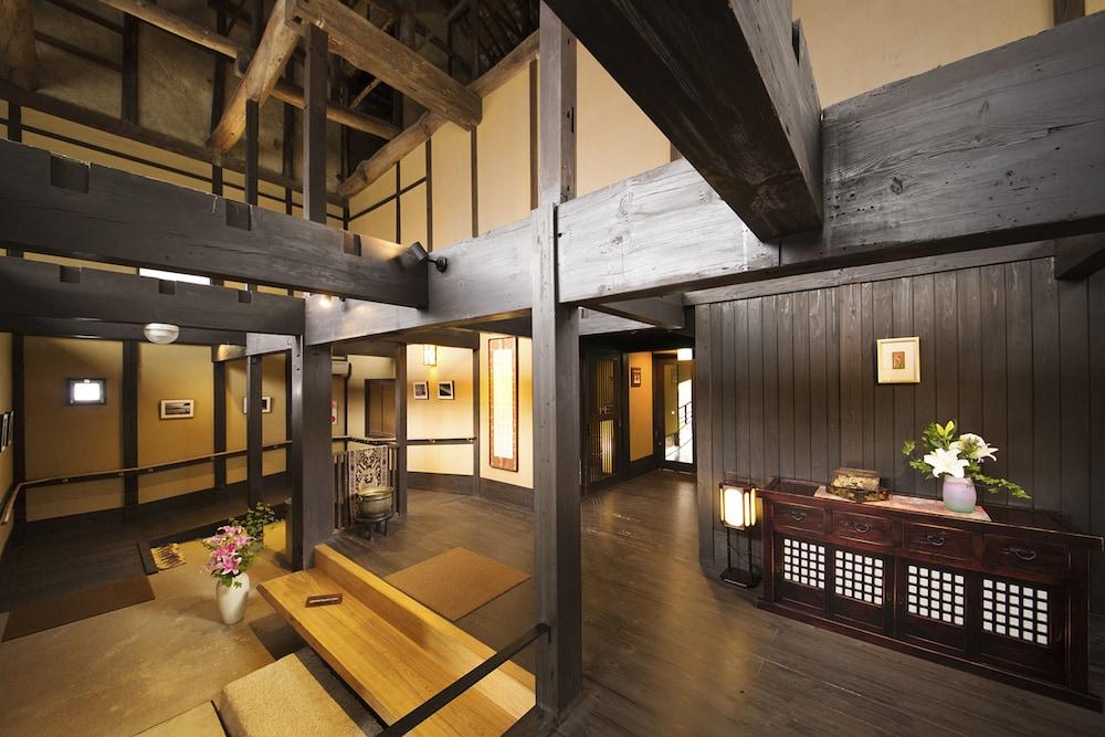 Vista Lobby Migiwatei Ochi Kochi