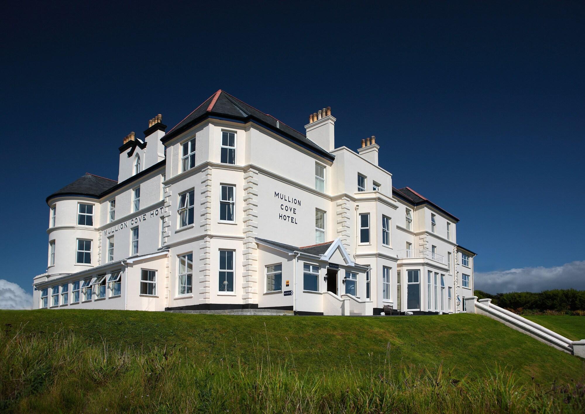 Vista Exterior Mullion Cove Hotel & Spa