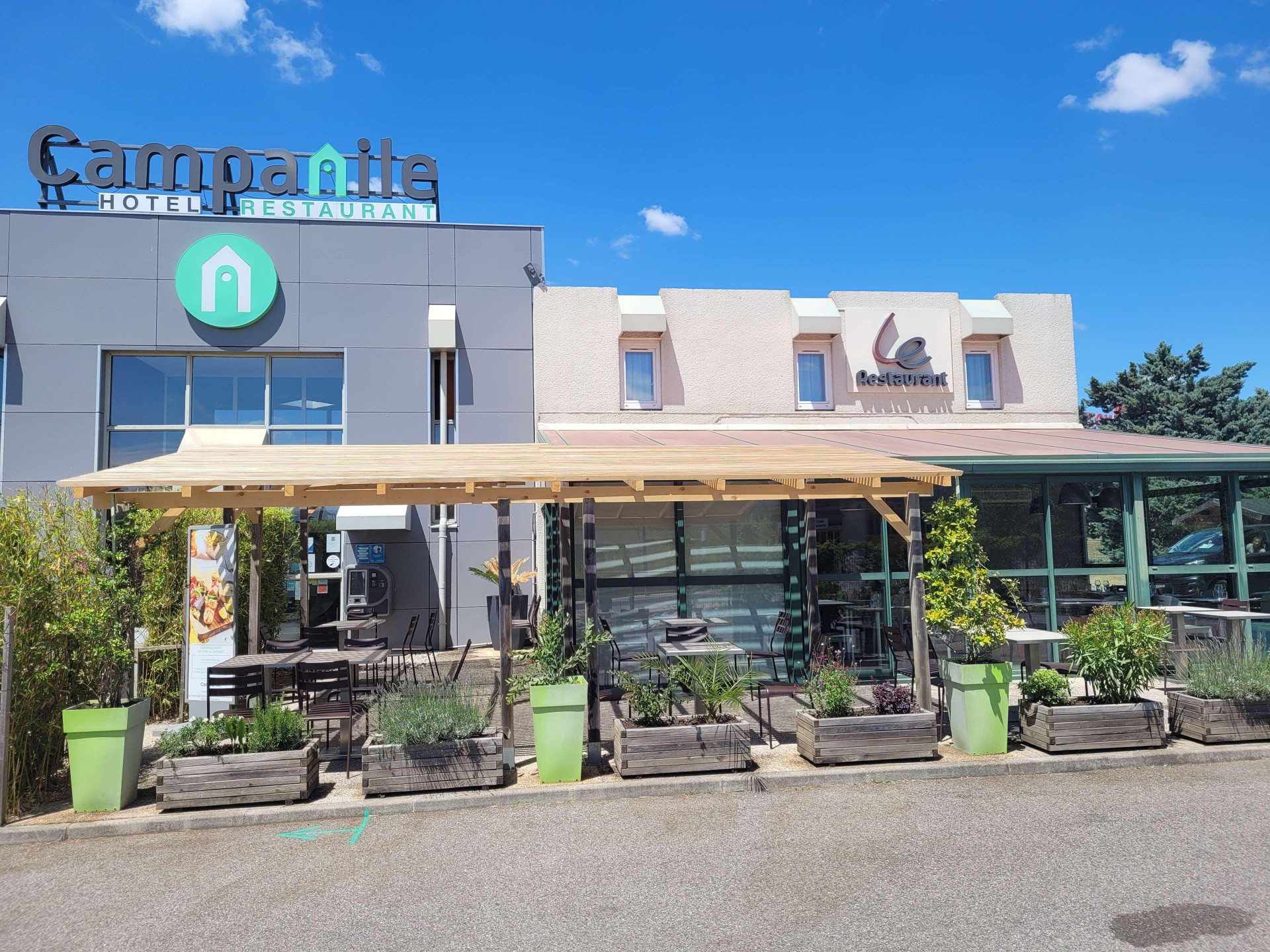 Vista Exterior Sure Hotel by Best Western Valence Nord