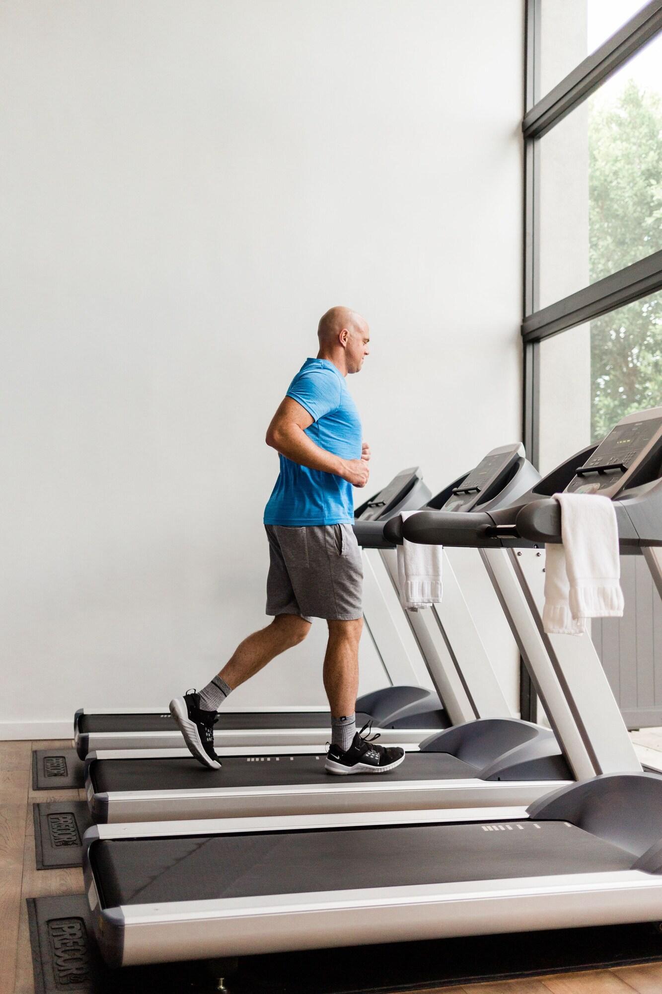 Gimnasio Luxe Sunset Boulevard Hotel