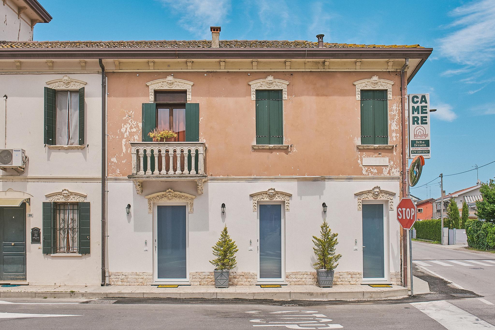 Vista Exterior Delta Dreams Guest House