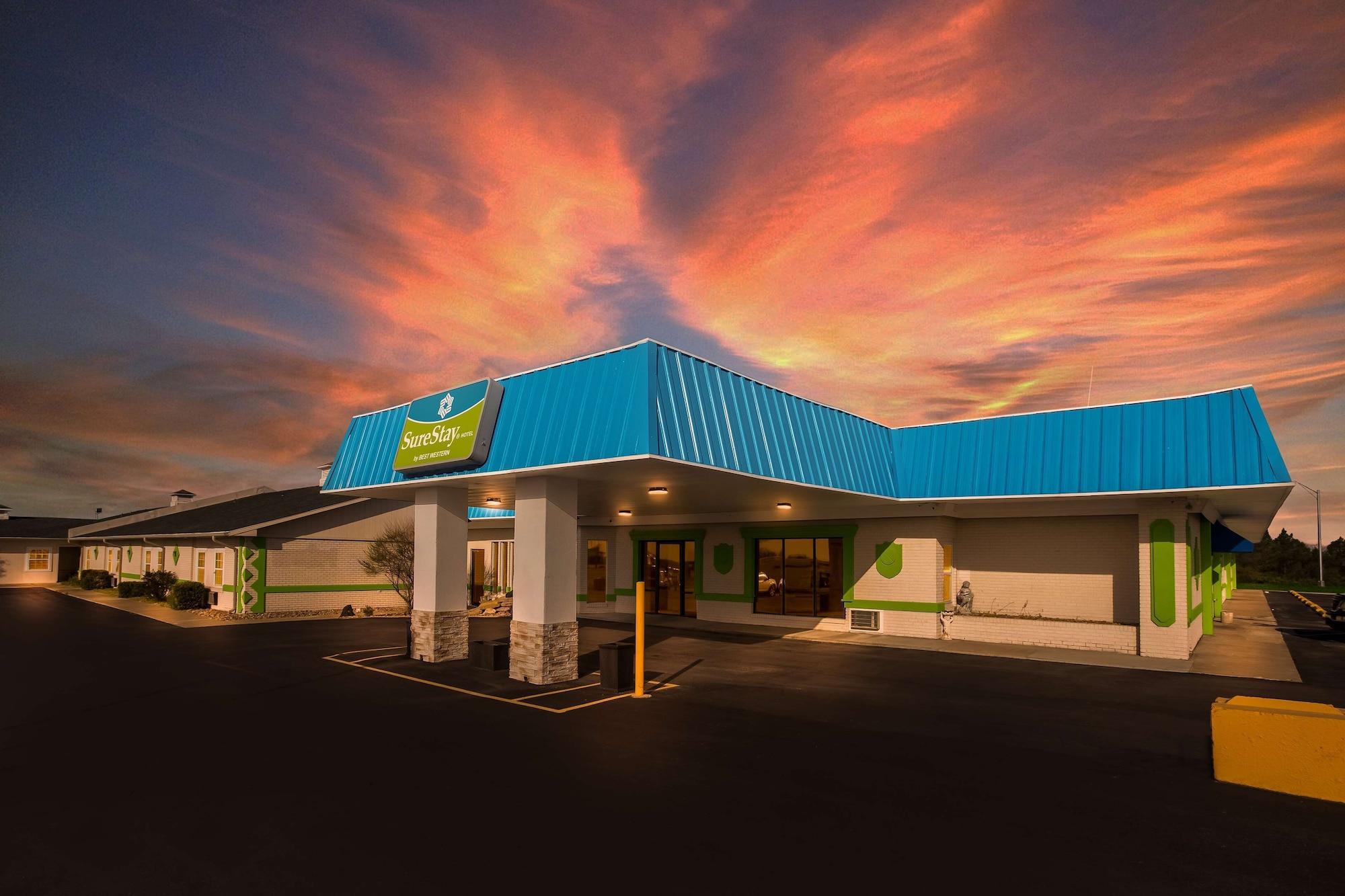 Varios SureStay Hotel by Best Western Higginsville