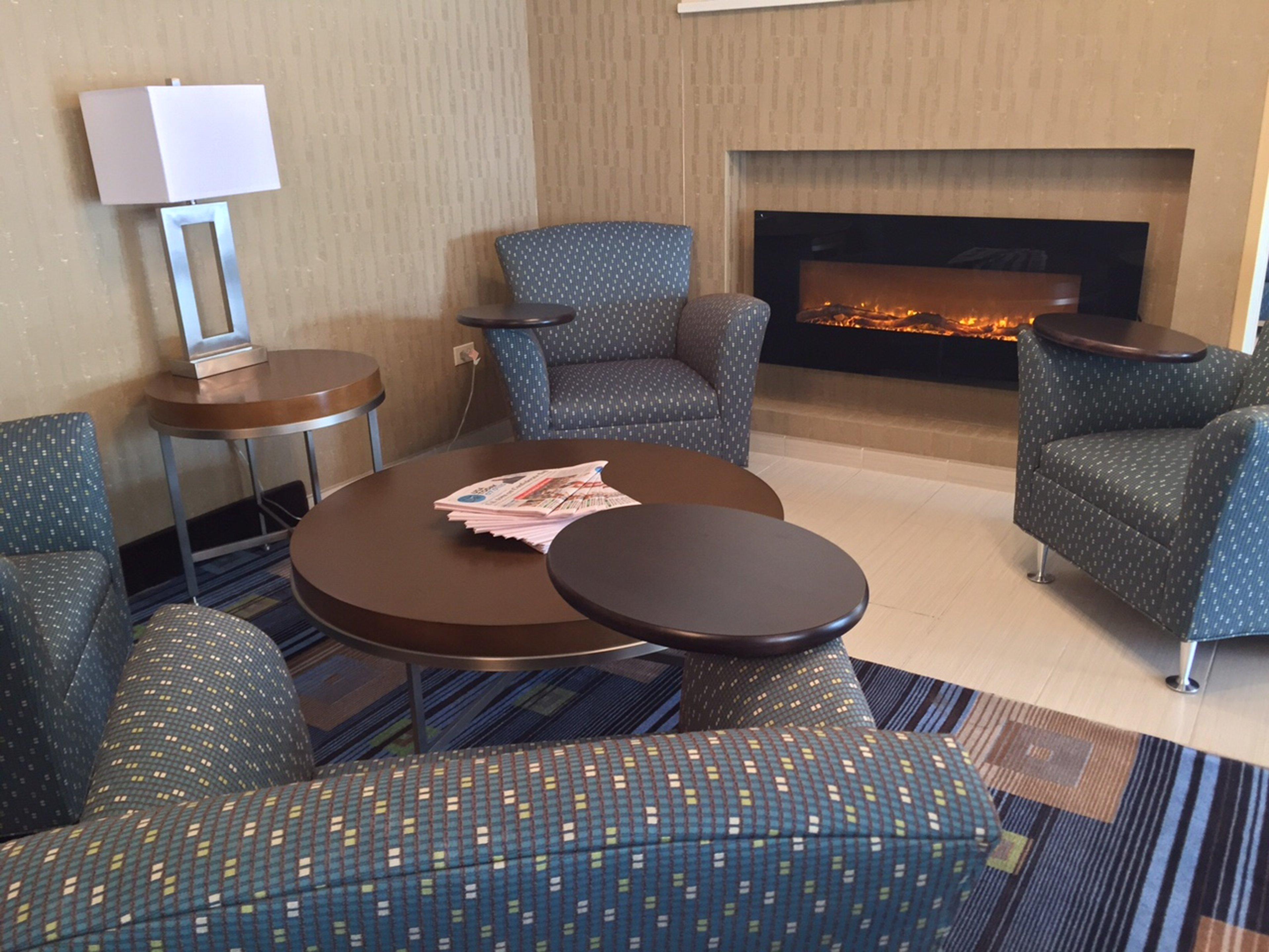 Vista Lobby Holiday Inn Express Chicago Arlington Heights