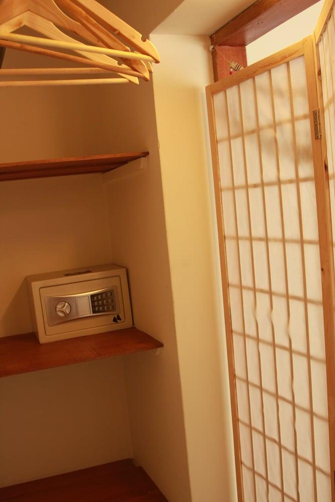 Set de Habitación FroGuestHouse