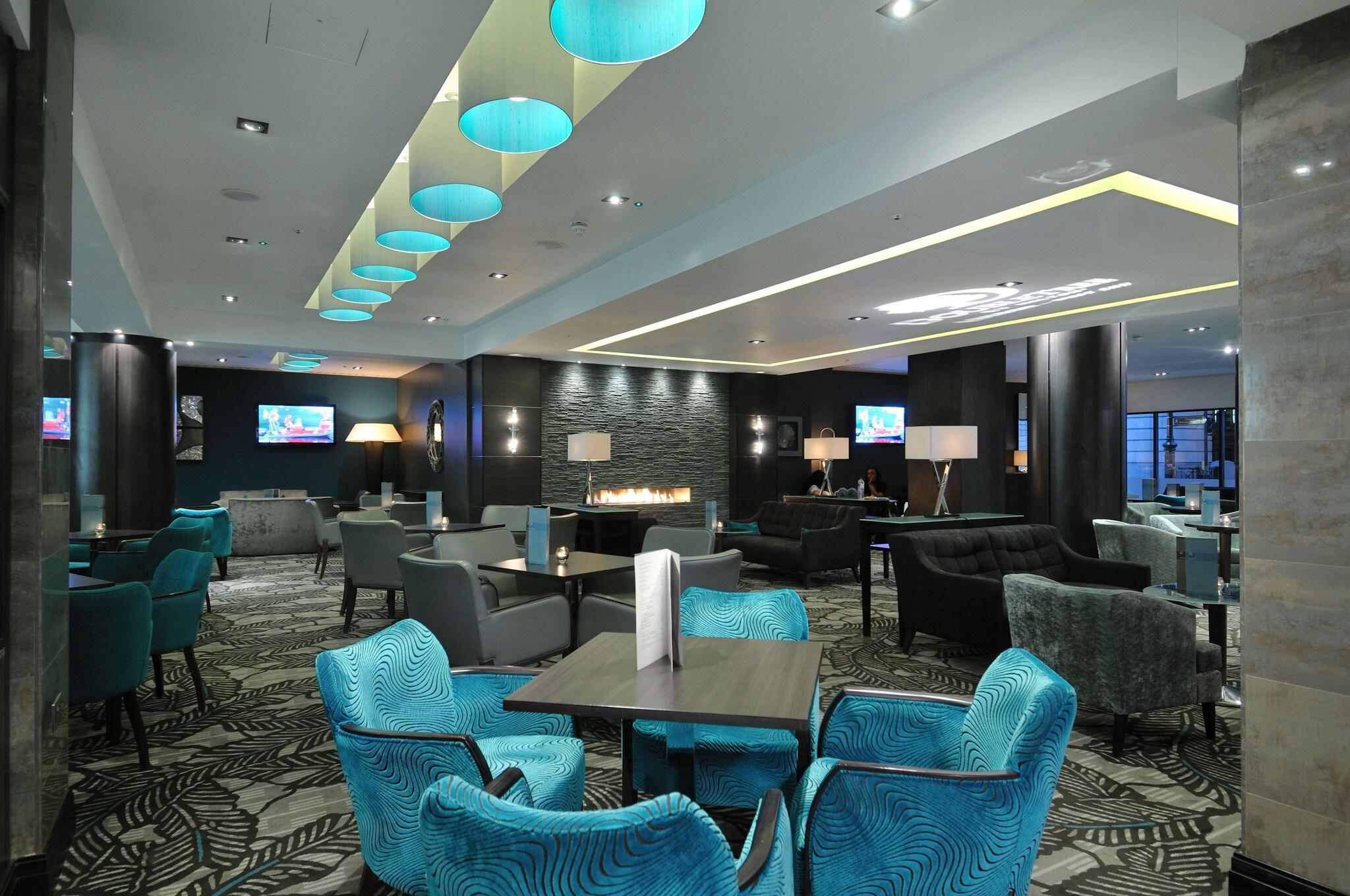 Vista Lobby DoubleTree by Hilton London West End