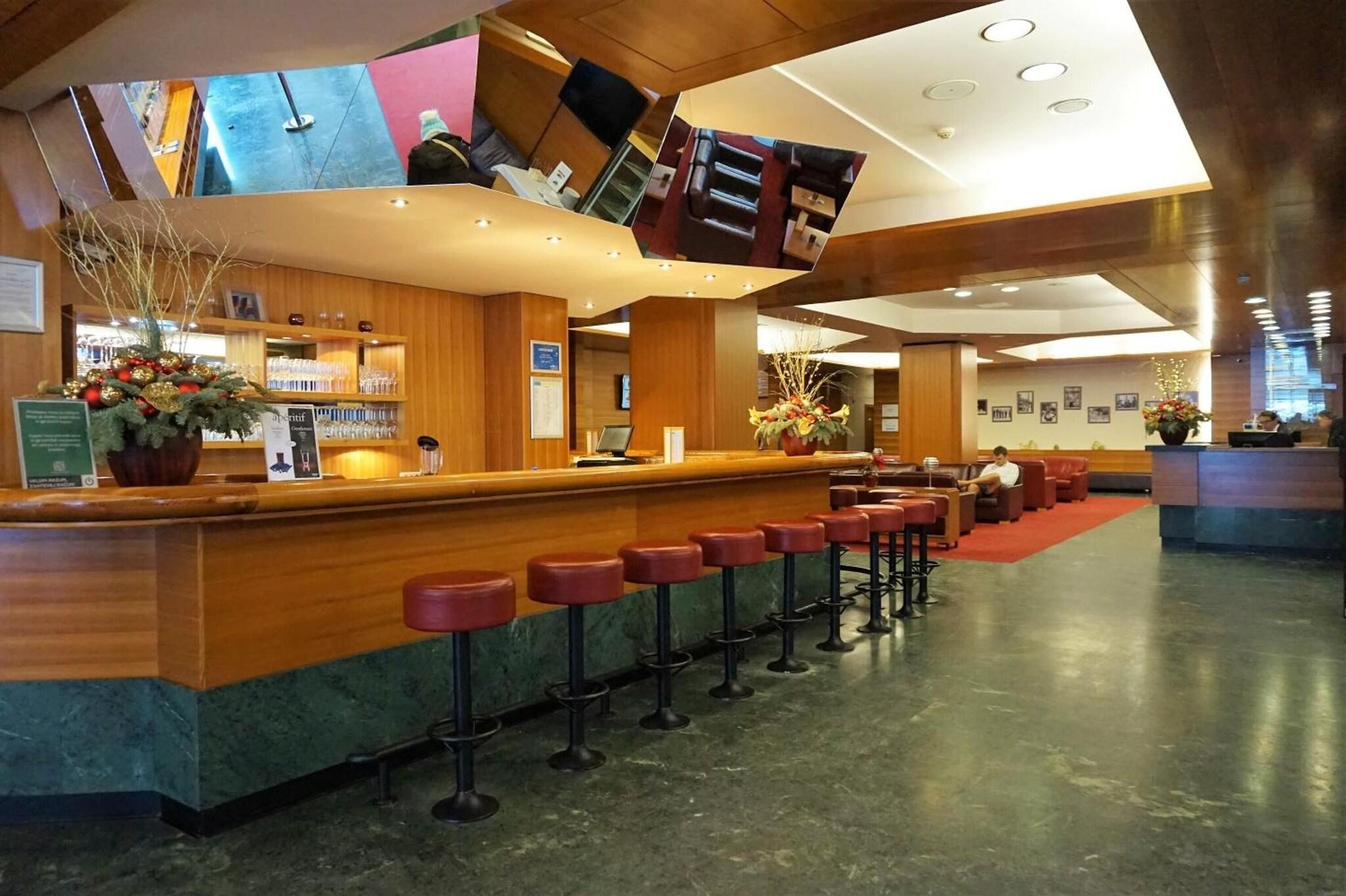 Bar/Salón Hotel Kompas