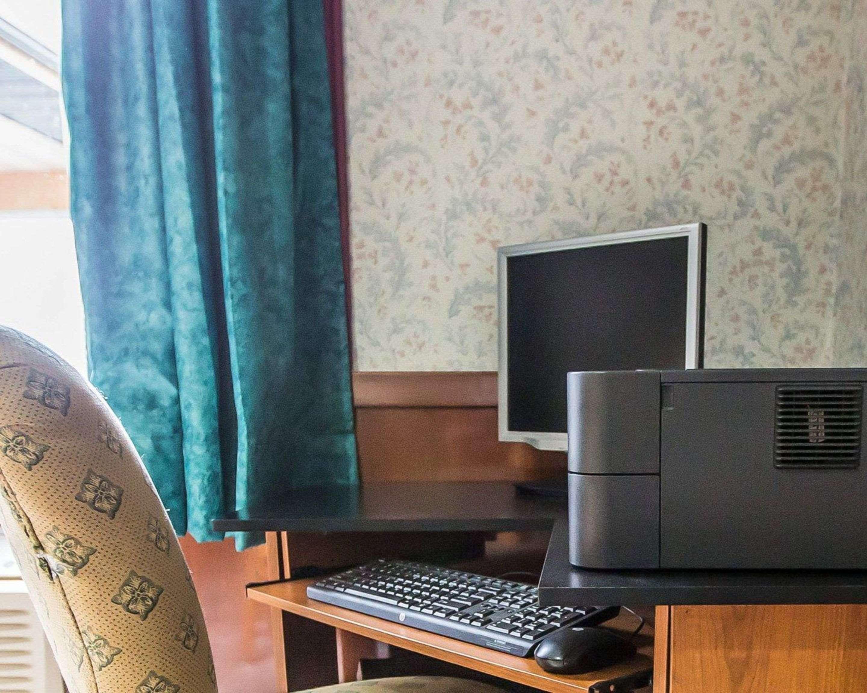 Instalaciones Recreativas Quality Inn Peru near Starved Rock State Park