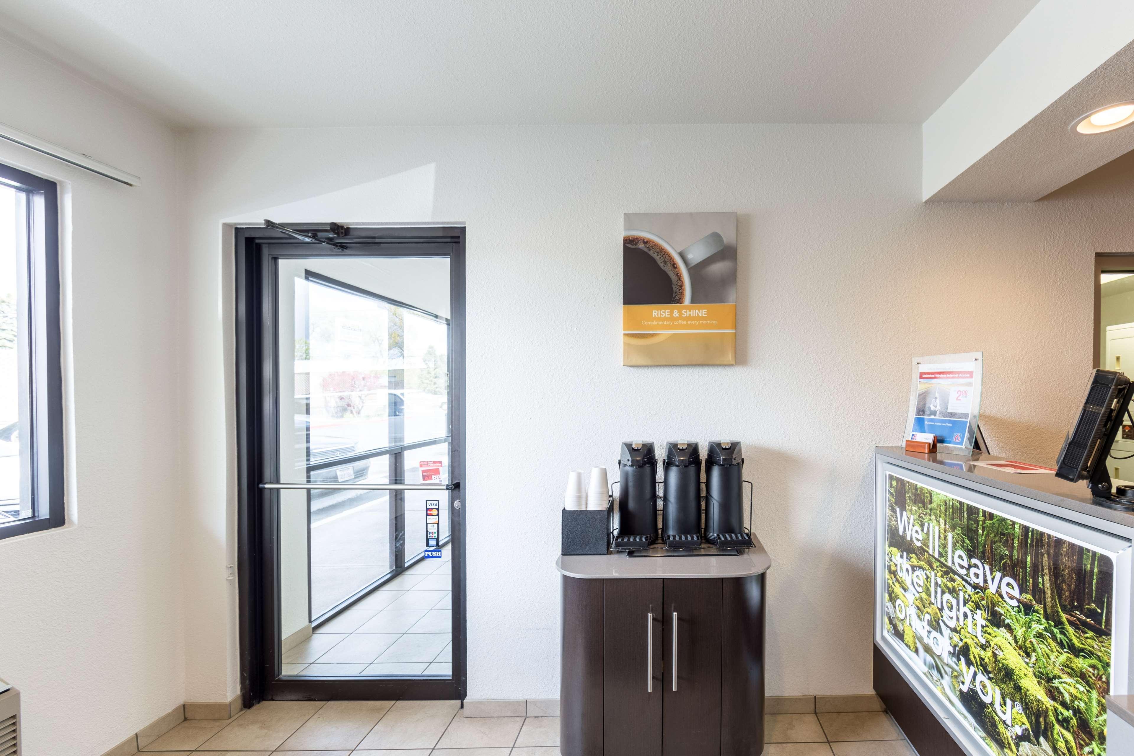 Vista Lobby Motel 6 Klamath Falls, OR