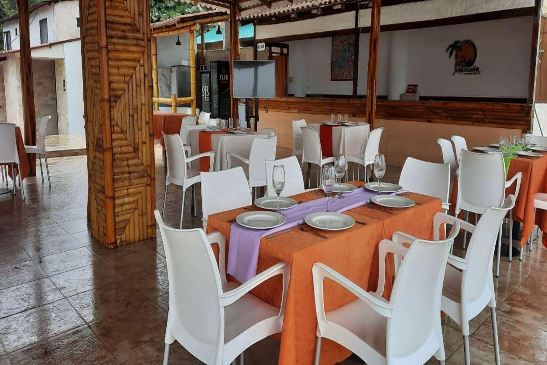 Restaurant Howard Johnson by Wyndham Montanita
