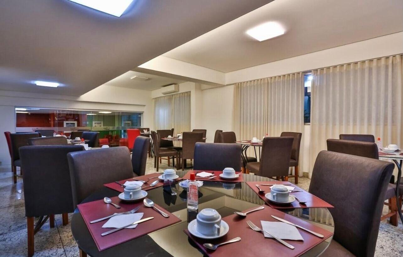 Bar/Salón Suites Pampulha Hotel