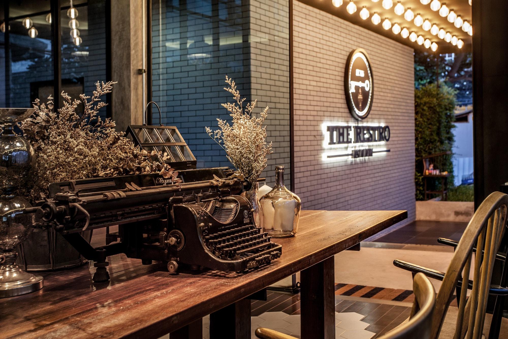 Vista Lobby The Restro