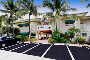 Alojamiento - Tropic Seas Resort Hotel