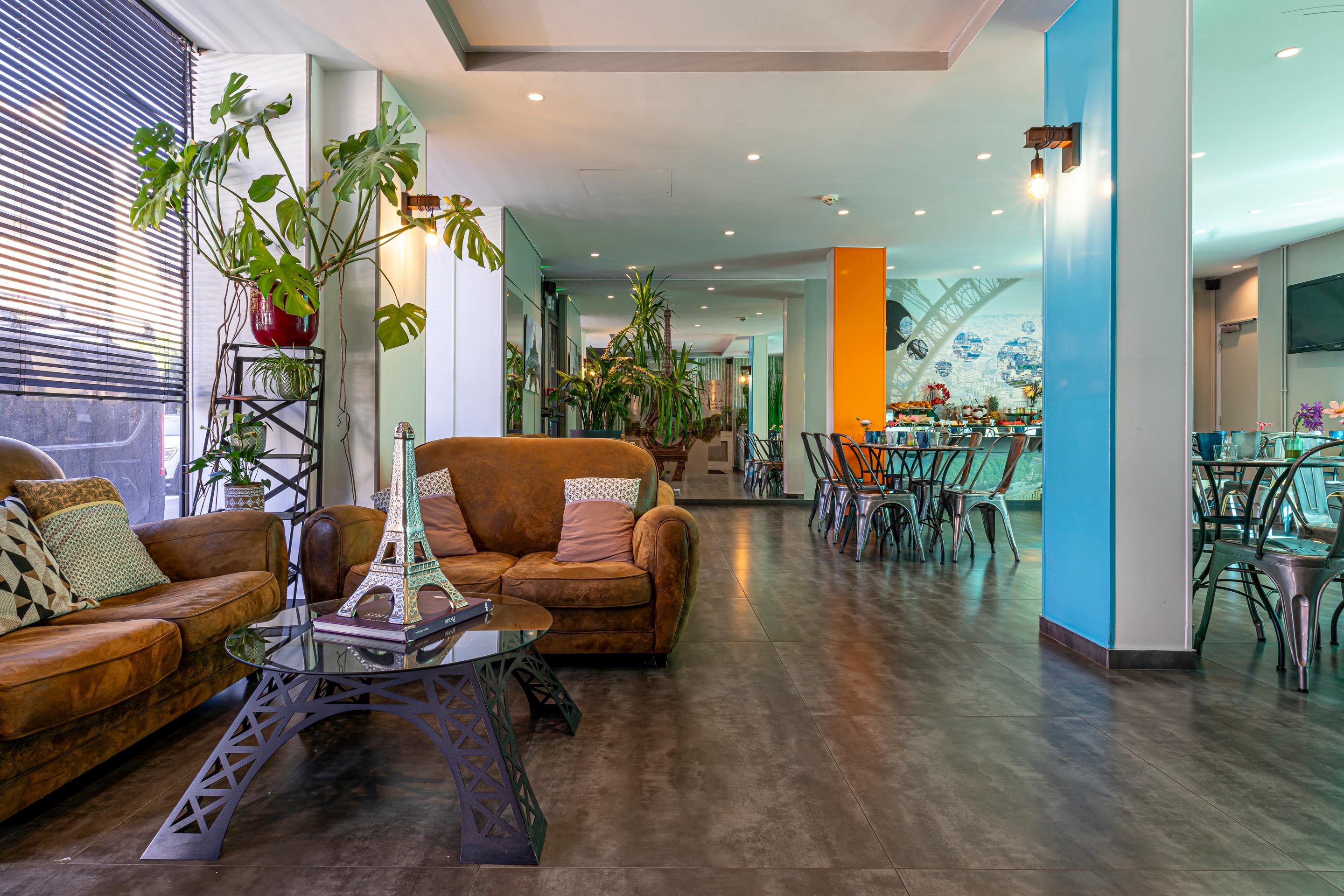 Vista Lobby Hôtel Alpha Paris Eiffel by Patrick Hayat