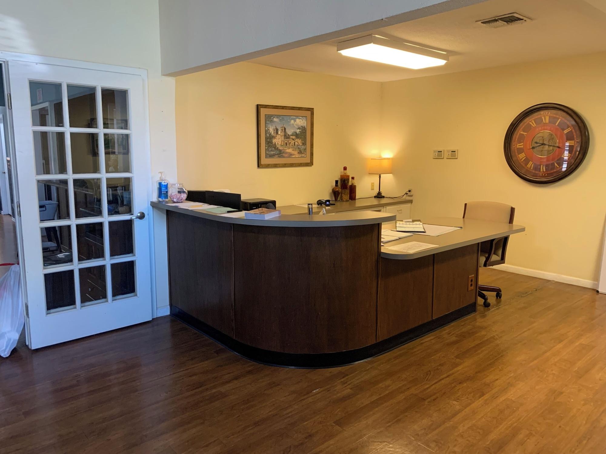 Vista Lobby Camelot Village LLC