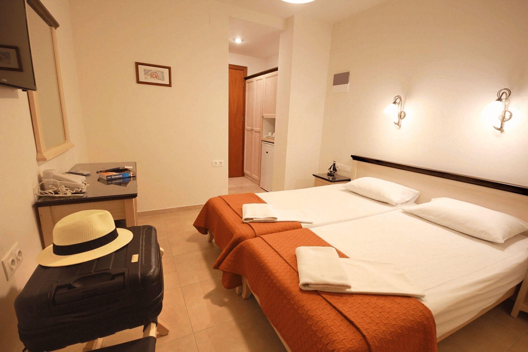 Varios Mirabello Hotel