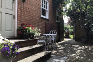Alquiler Vacacional - Tranquility in the heart of Wimbledon Village with stunning Common views