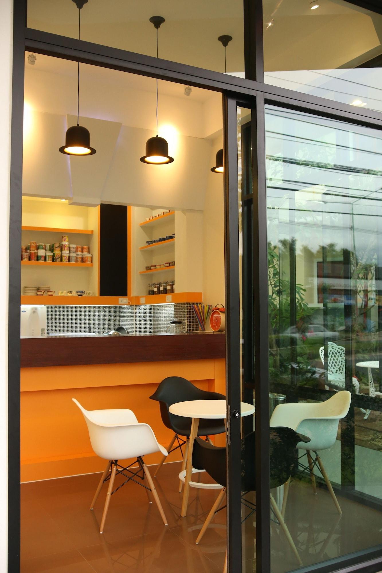 Bar/Salón Tairada Boutique Hotel x StayLah