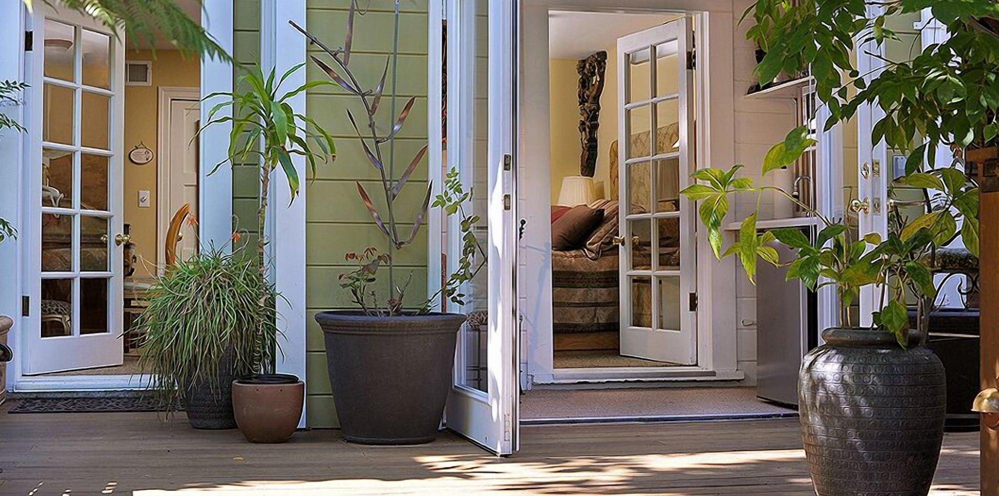 Vista Exterior Noe's Nest Bed and Breakfast