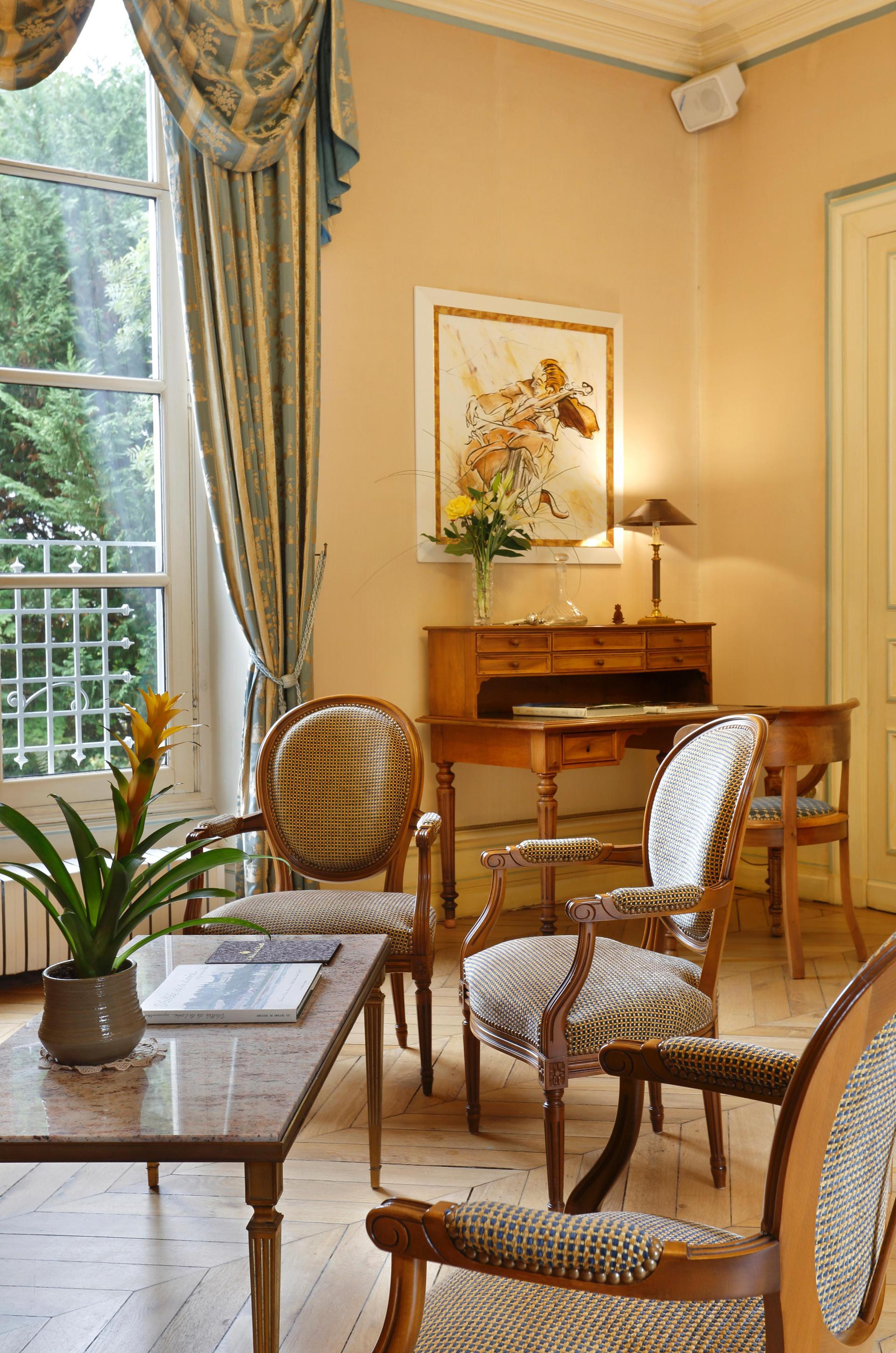 Vista Lobby Chateau De La Rozelle