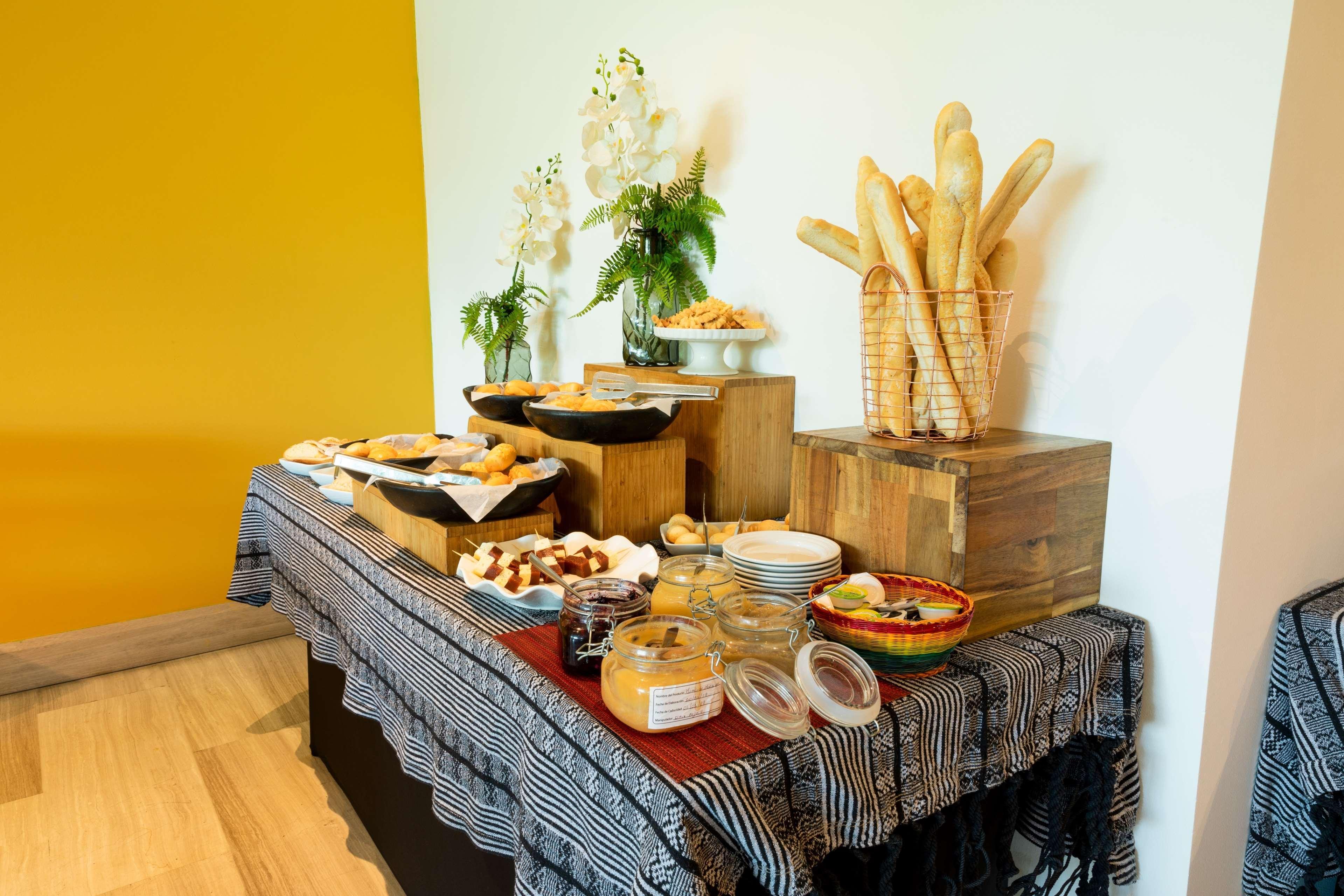 Restaurant Hilton Garden Inn Barranquilla