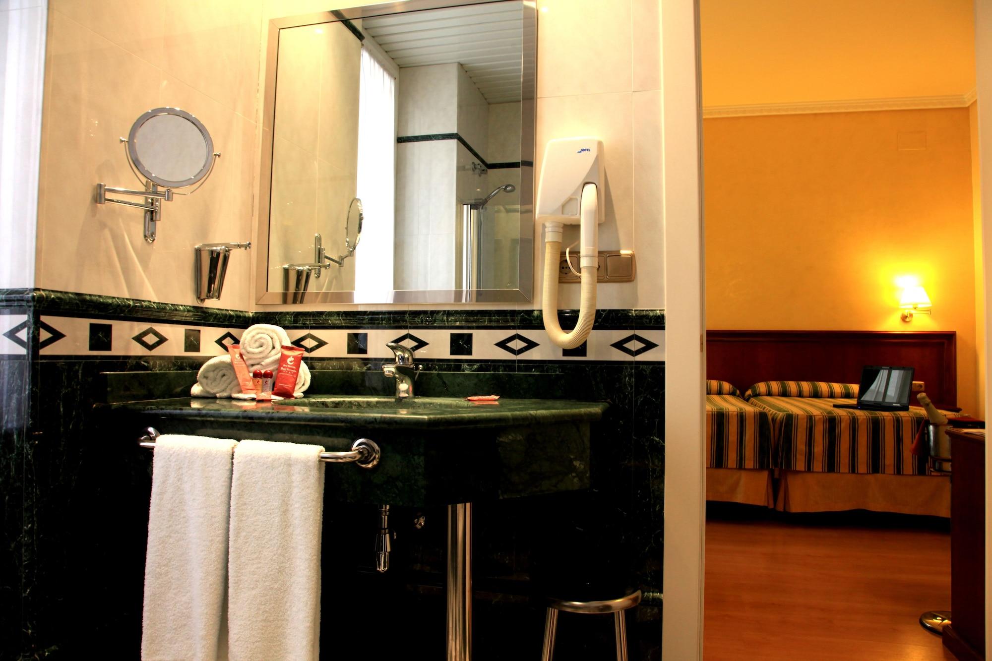 Equipamiento de Habitación Hotel Cervantes
