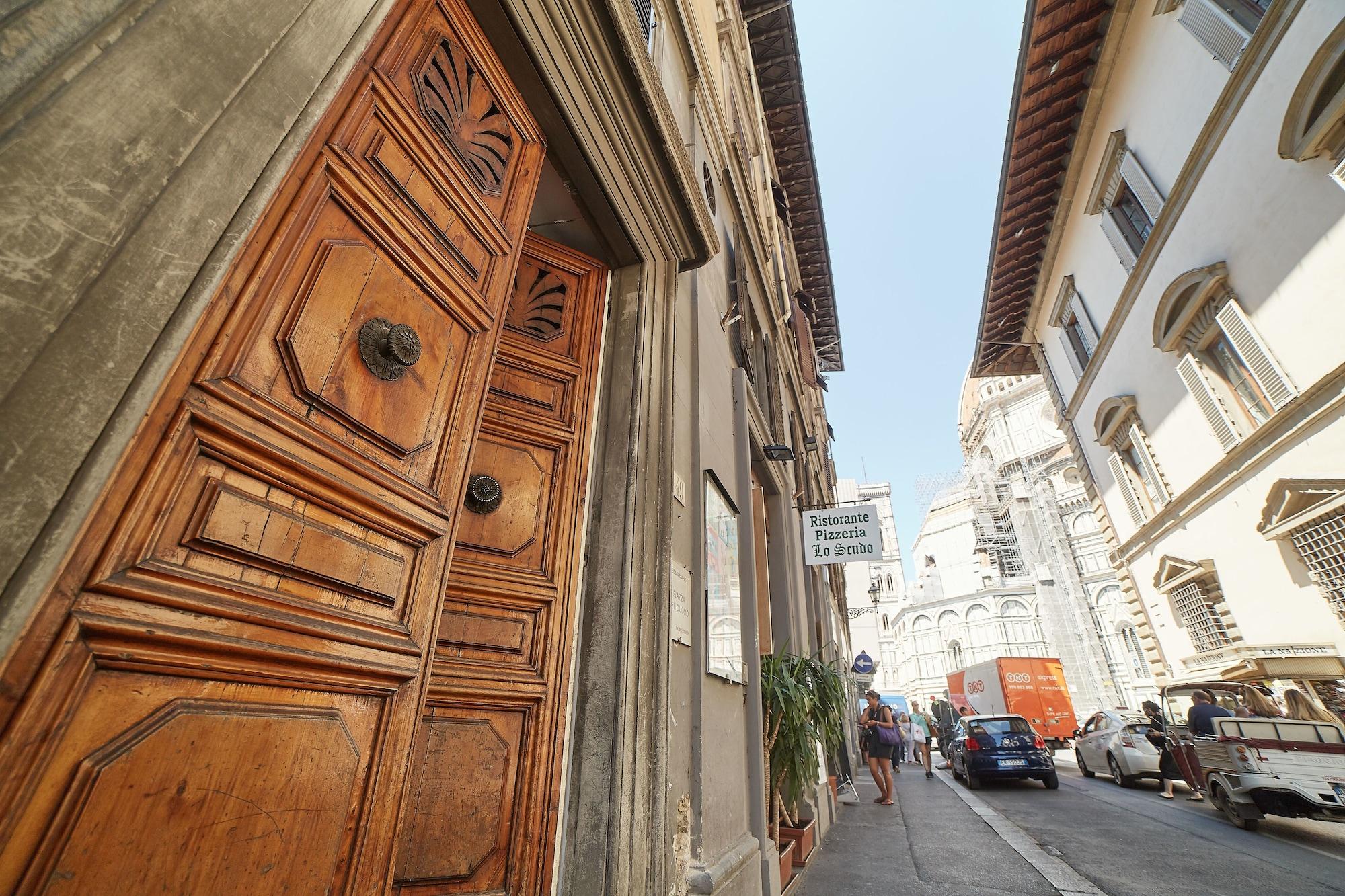 Vista Exterior B&B di Piazza del Duomo