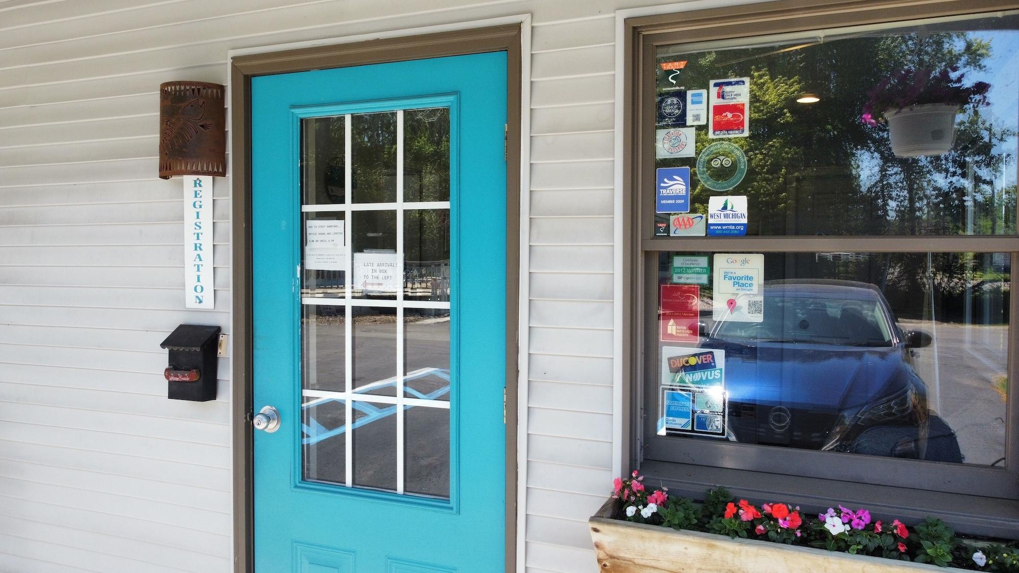 Vista Lobby Traverse Bay Inn