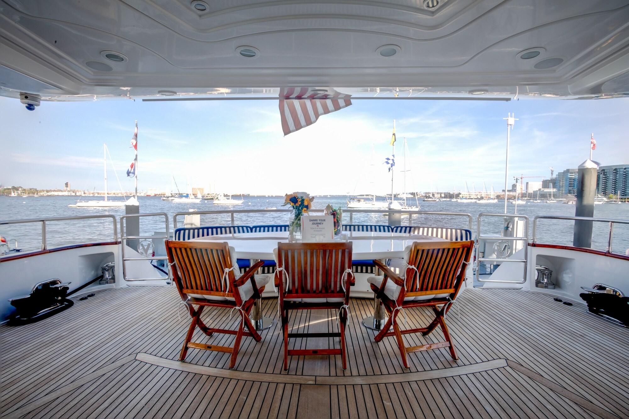Varios Stonehedge at Sea