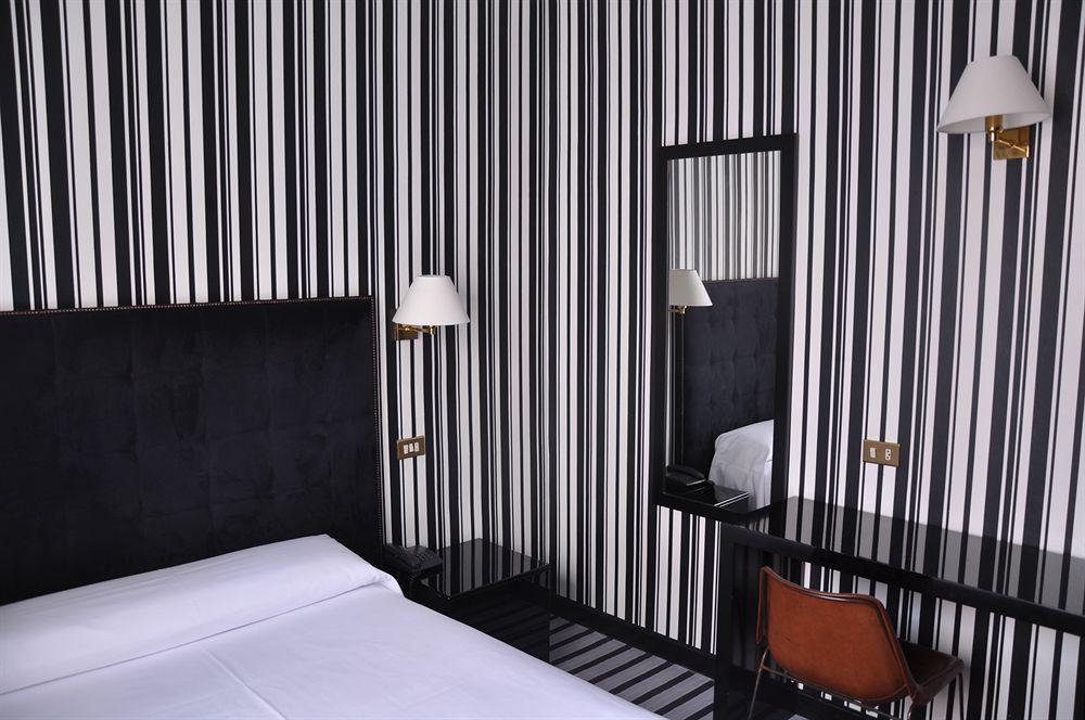 Varios Hotel Clarín