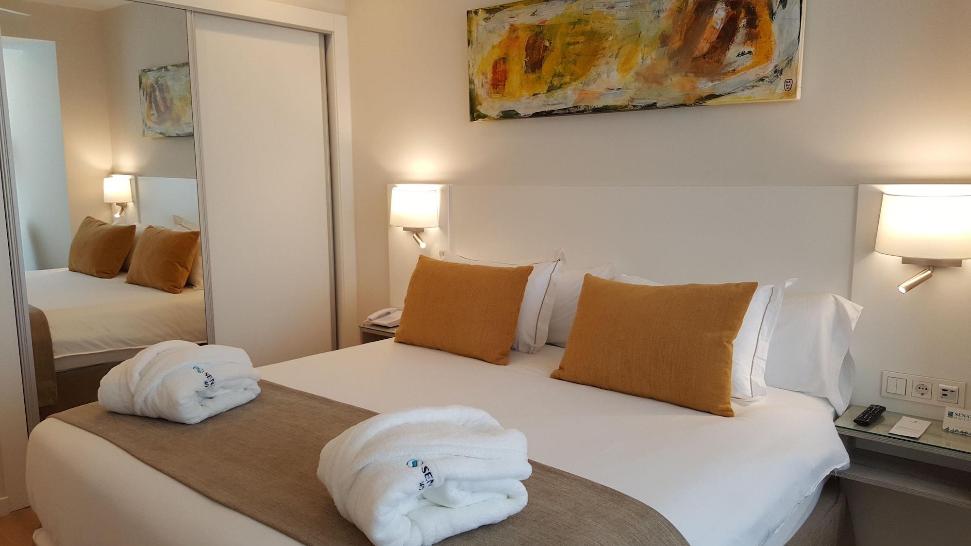 Varios Senator Barajas Hotel