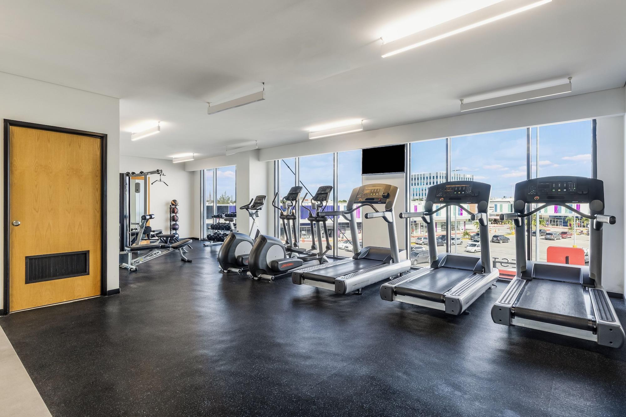 Gimnasio Fiesta Inn Express Cancún Cumbres