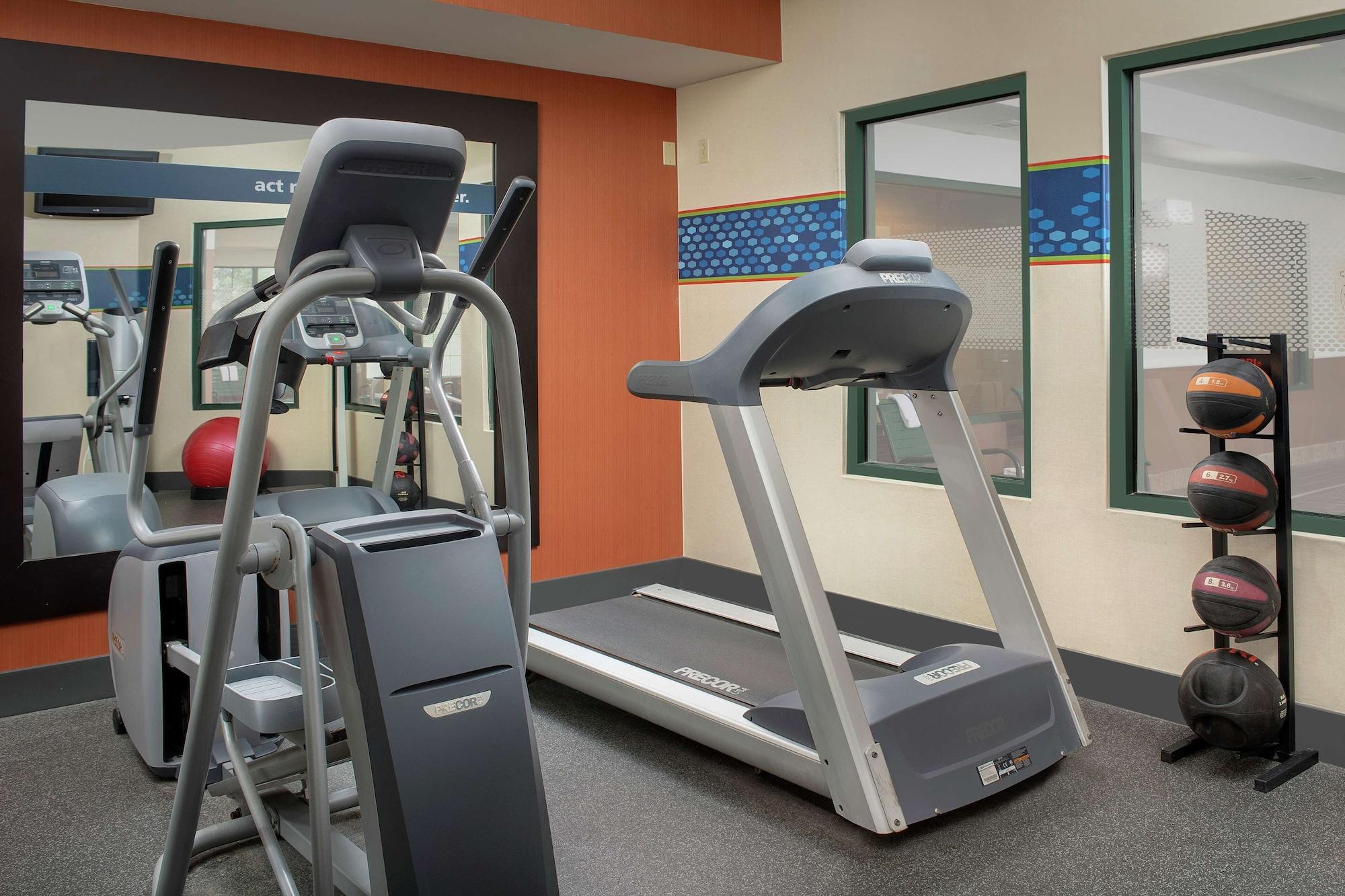 Gimnasio Hampton Inn Kansas City The Legends