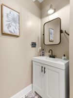 Alquiler Vacacional - Welcome to the Rusty Rose-Restored Farmhouse feel in the heart of Jefferson, MD