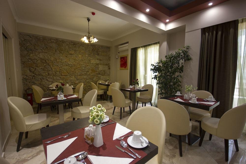 Restaurant Ambrosia Hotel Suites & Aparts