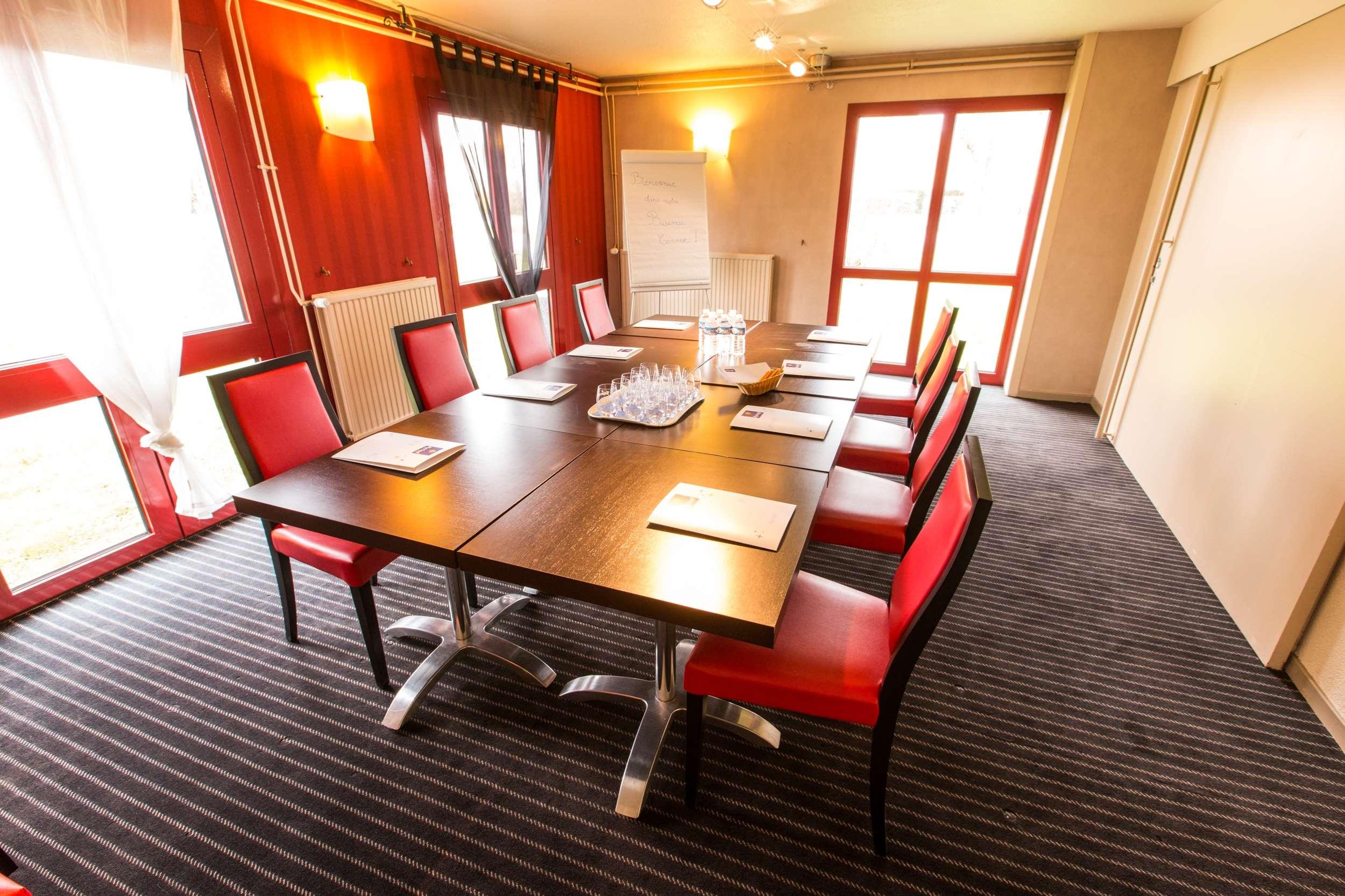 Centro de Negocios Inn Design Sedan