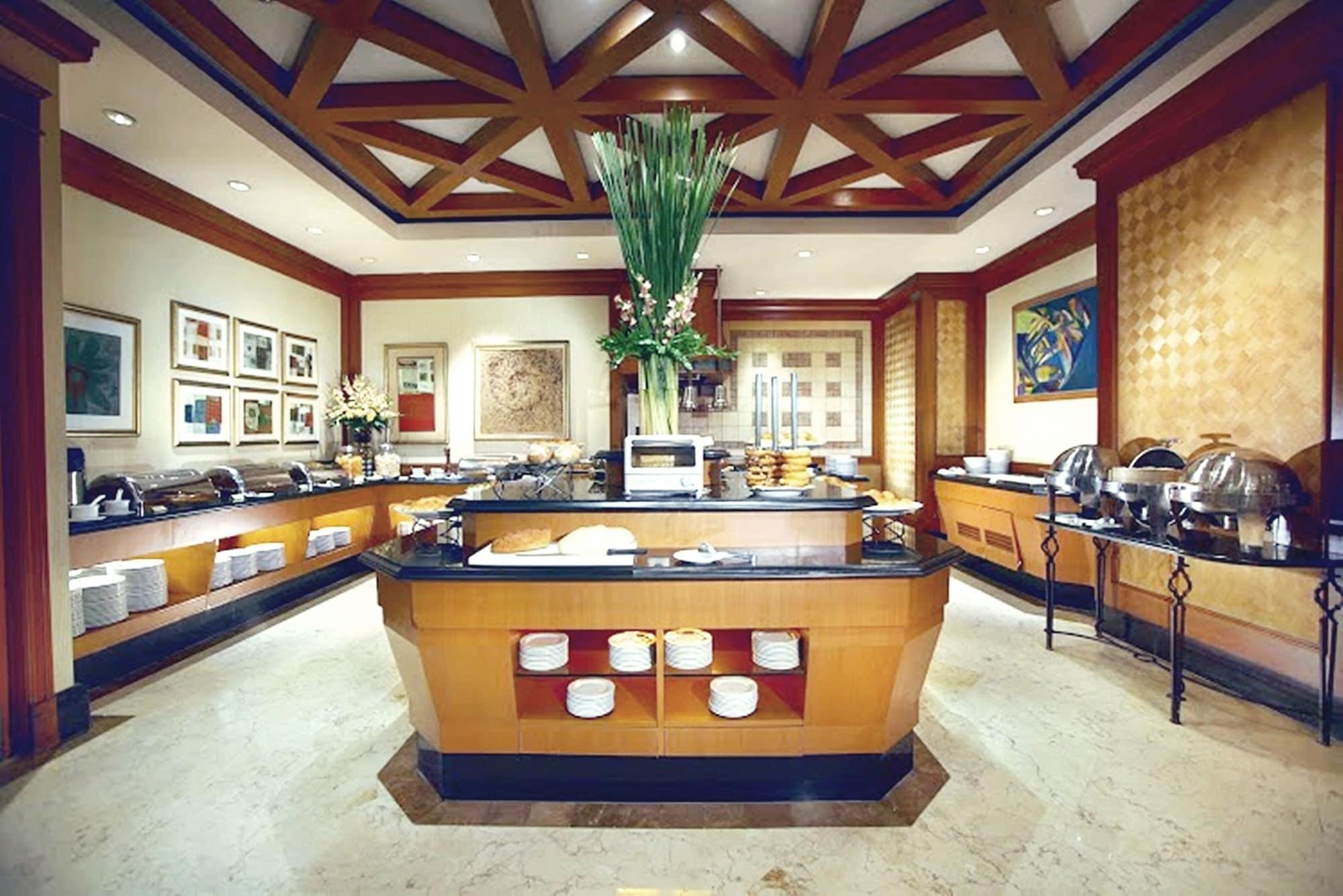 Restaurant Menara Peninsula Hotel Jakarta