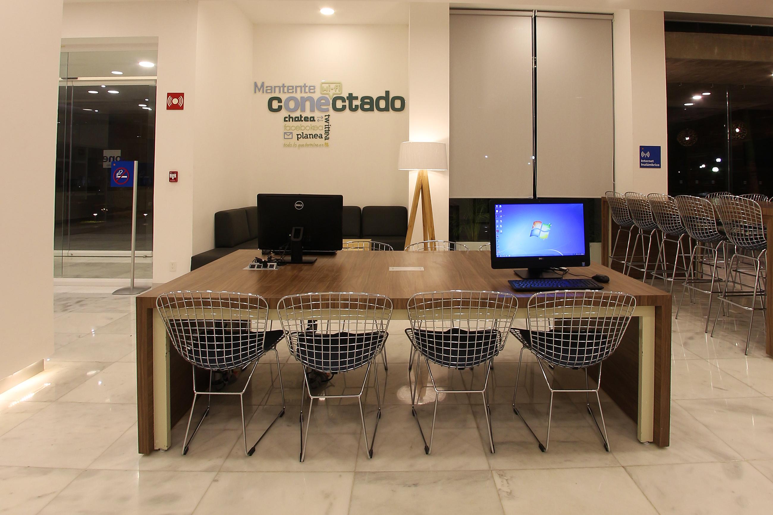 Sala de Reuniones one Villahermosa 2000