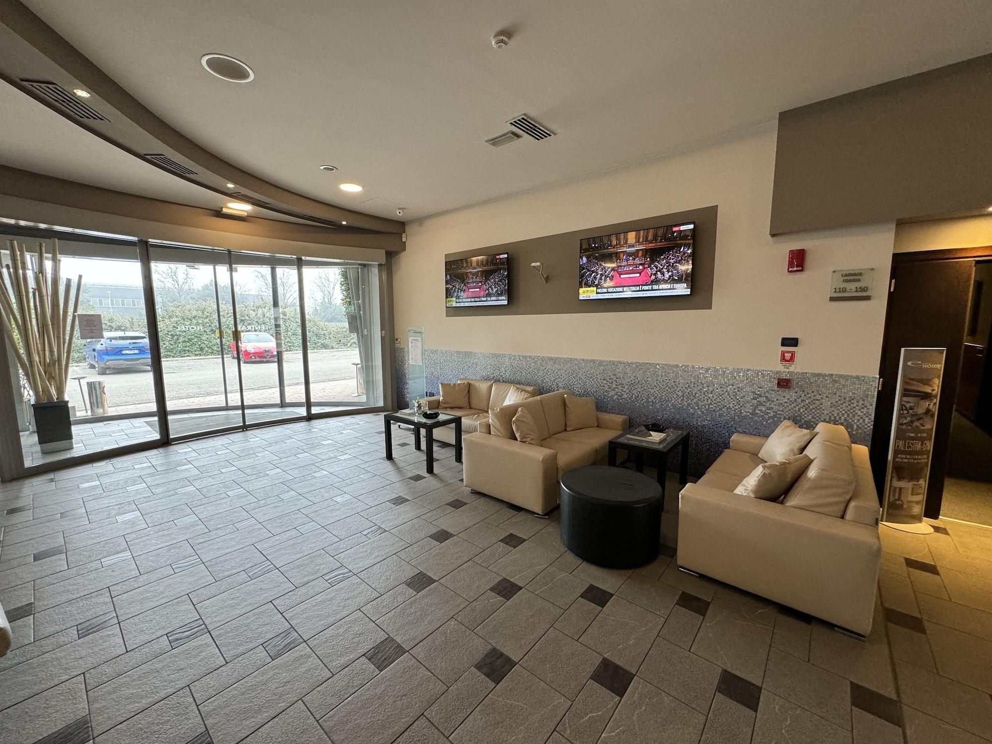Vista Lobby Euro Hotel
