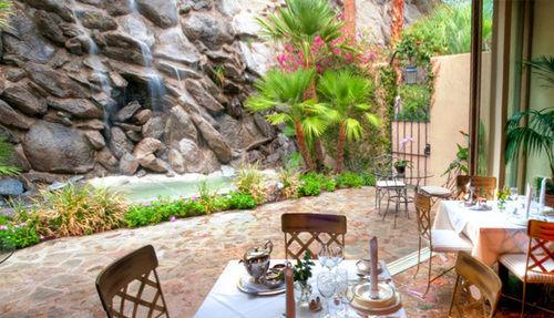 Restaurant The Willows Historic Palm Springs Inn