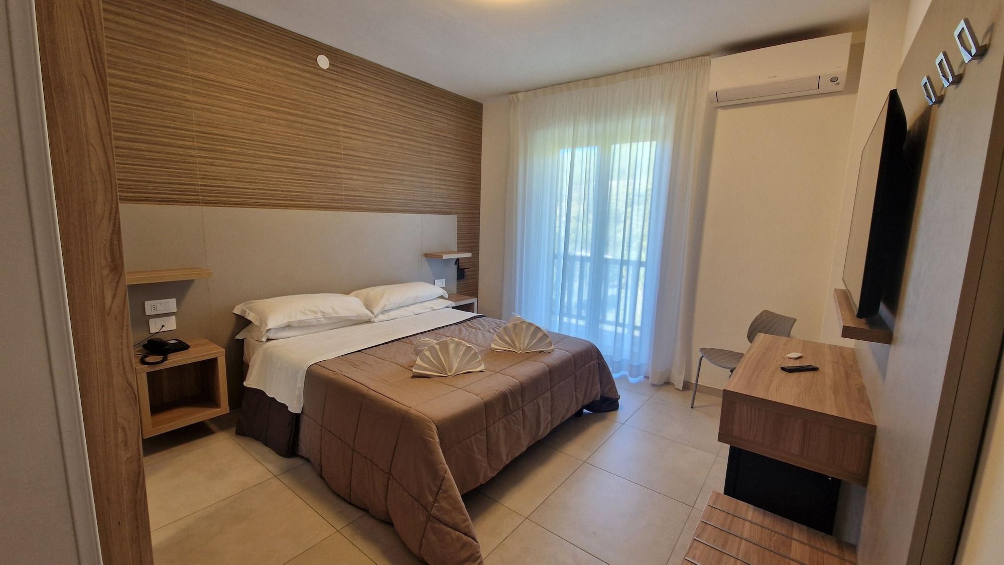 Varios Hotel Tre Monti